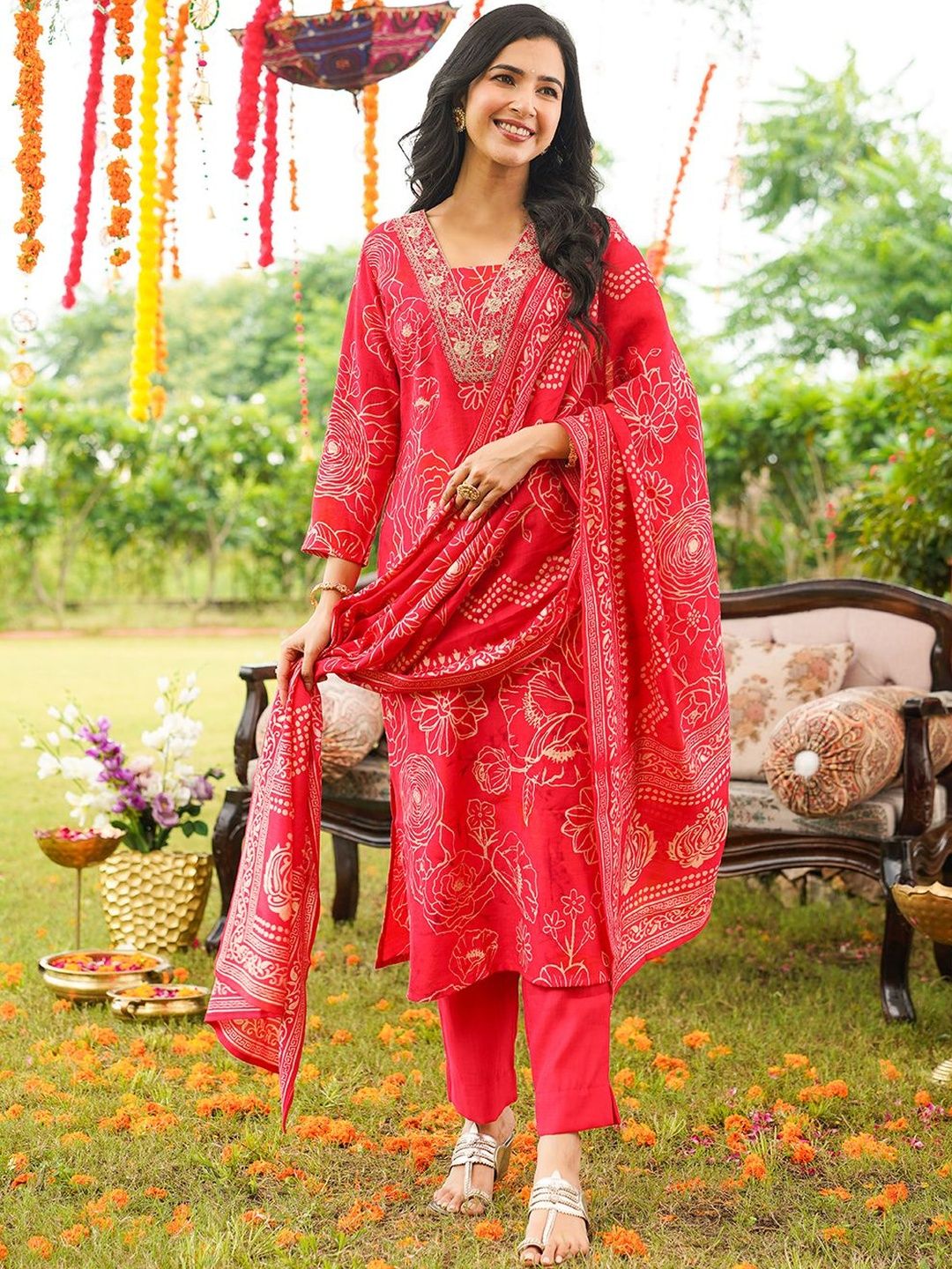 Dhiyona KL Floral Printed Straight Thread Work Kurta With Trouser & Dupatta