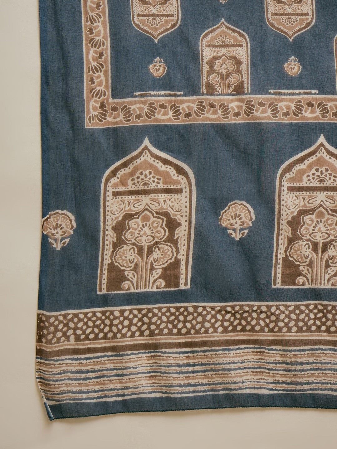 Printed Round Neck Kurta Trousers & Dupatta