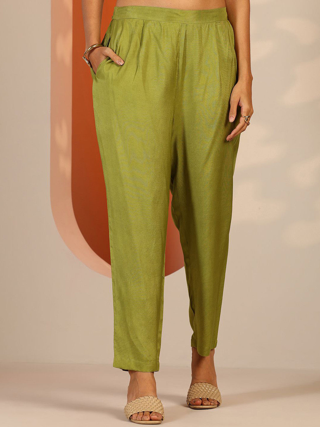 Women Floral Printed Regular Kurta with Trousers & Dupatta