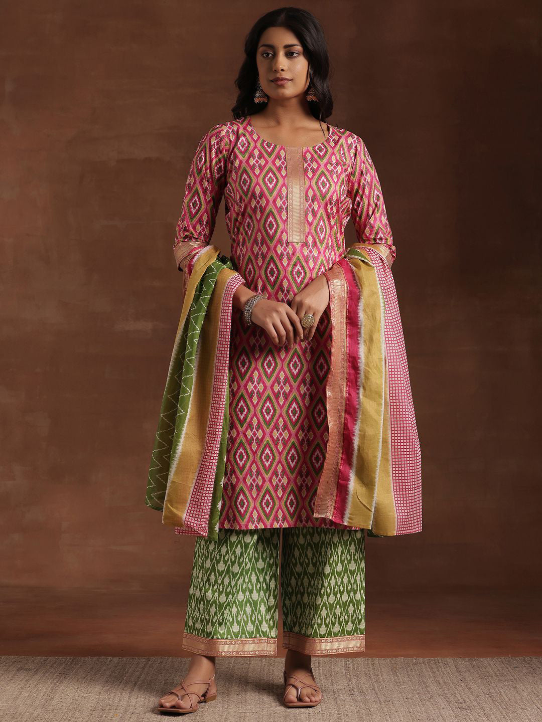 Geometric Printed Round Neck Straight Kurta With Palazzos And Dupatta
