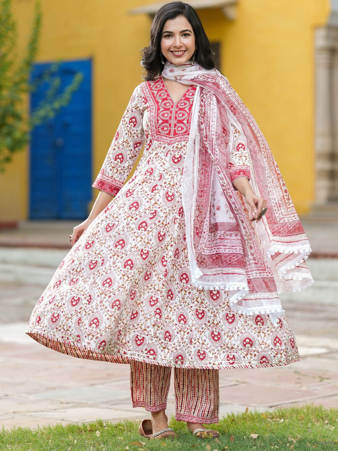 Dhiyona RR Women's Ethnic Motifs Printed Pure Cotton Kurta with Trousers & Dupatta
