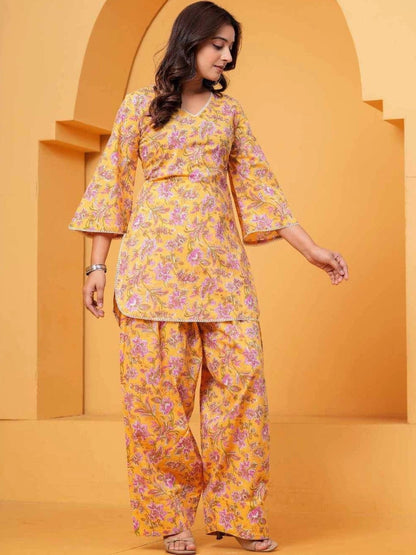 Women Floral Printed Regular Pure Cotton Kurta with Patiala