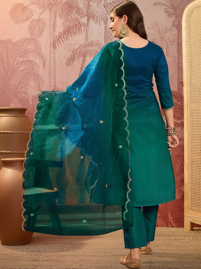 Embroidered Round Neck Kurta & Trousers Kurta Sets