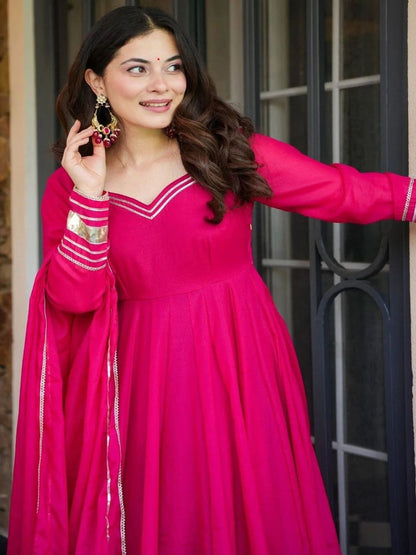 Dhiyona KL Women Panelled Gotta Patti Kurta with Palazzos & With Dupatta