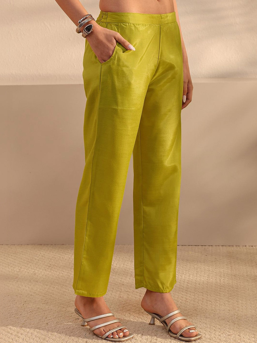 Women Ethnic Motifs Printed Regular Kurta with Trousers & With Dupatta
