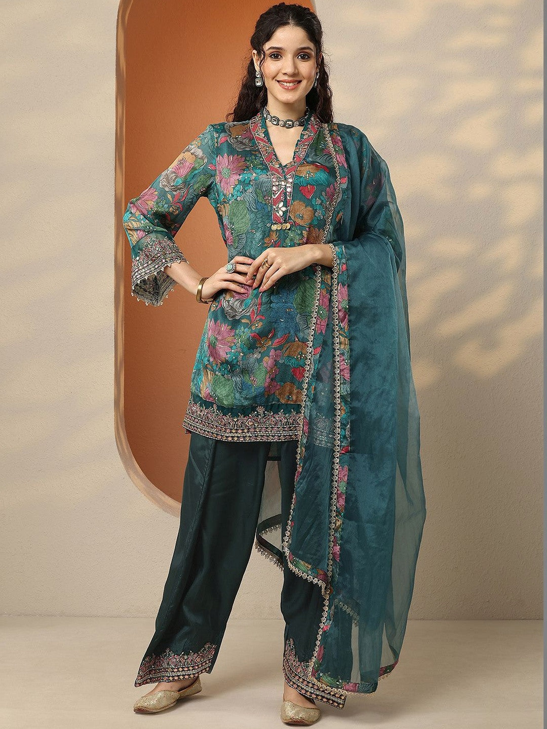 Women Floral Printed Regular Thread Work Kurta with Palazzos & With Dupatta