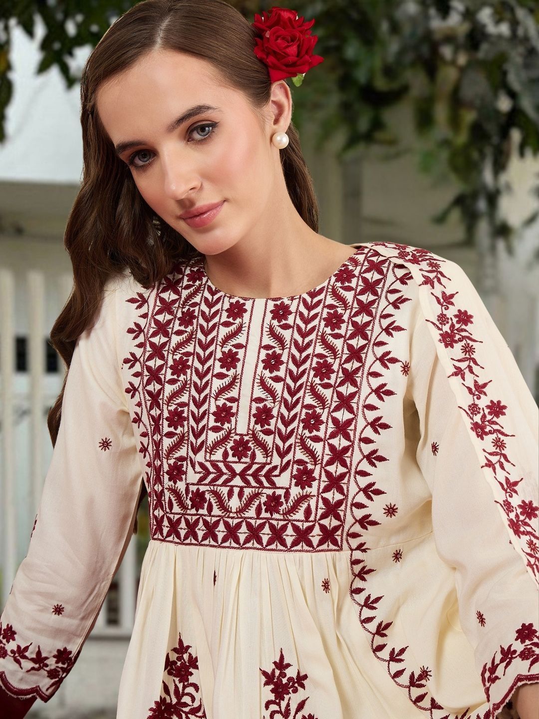 Dhiyona IE Women Ethnic Motifs Embroidered Empire Thread Work Kurta with Trousers & With Dupatta