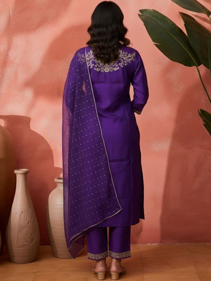 Embroidered Mandarin Collar Kurta & Trousers with Dupatta