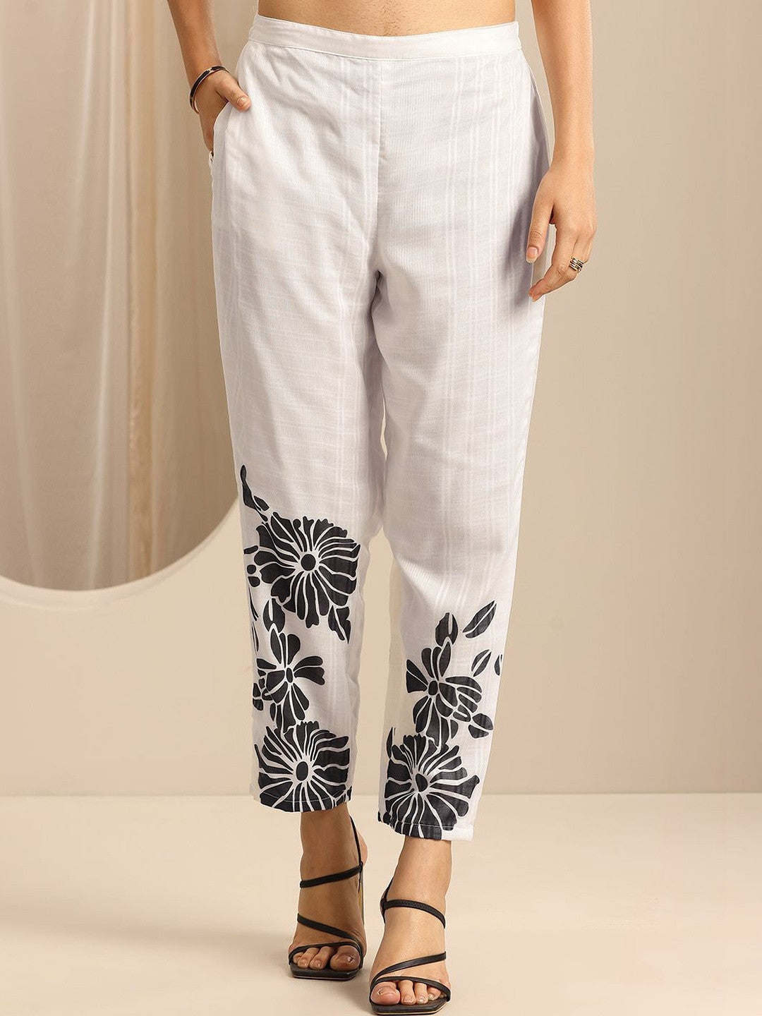 Women Floral Printed Regular Kurta with Trousers & With Dupatta
