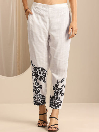 Women Floral Printed Regular Kurta with Trousers & With Dupatta