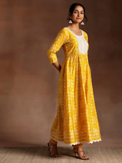 Women Ethnic Motifs Printed Panelled Thread Work Kurta with Trousers & With Dupatta