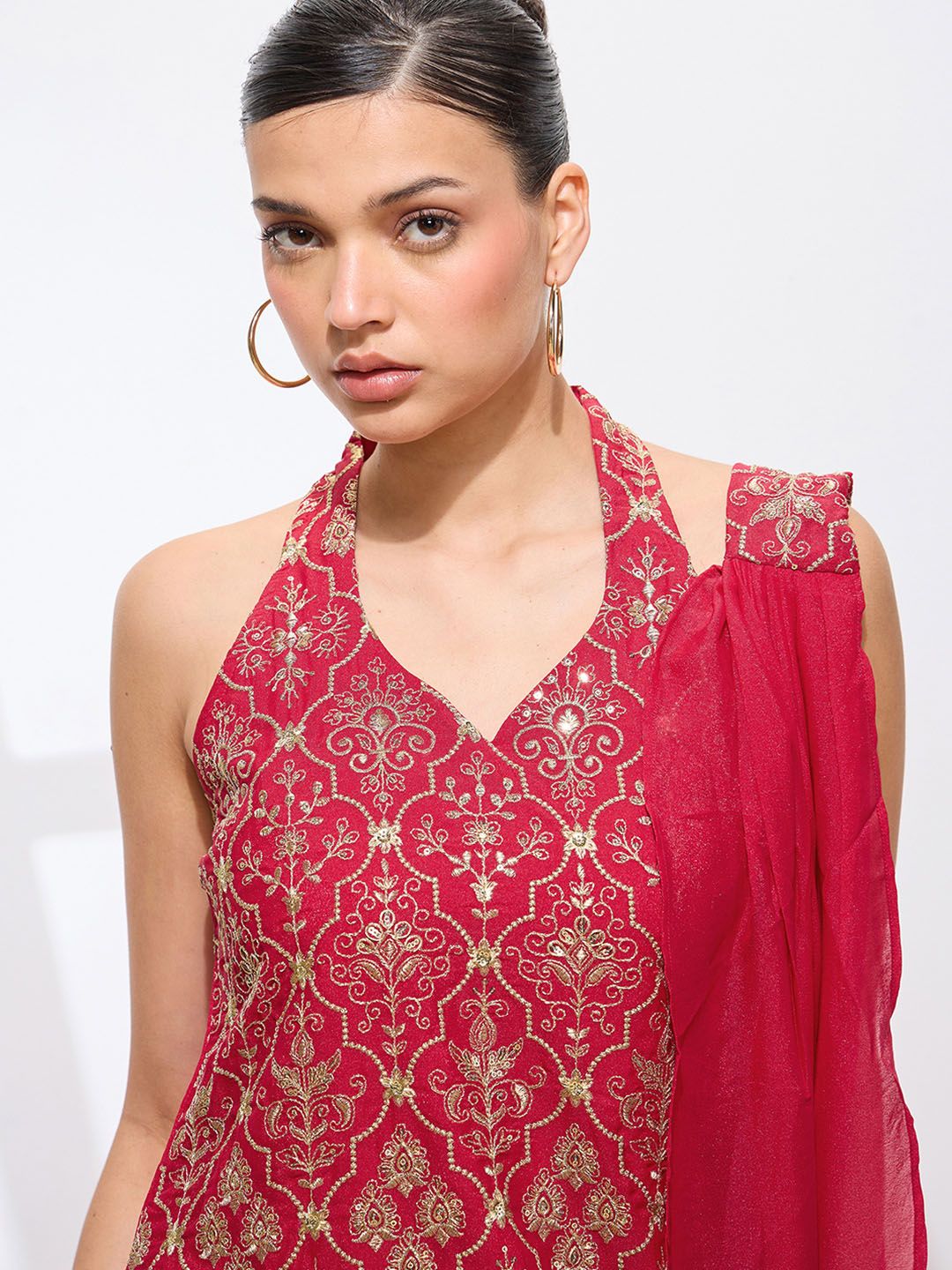 Dhiyona KL Women Ethnic Motifs Embroidered Kurti with Sharara & With Dupatta