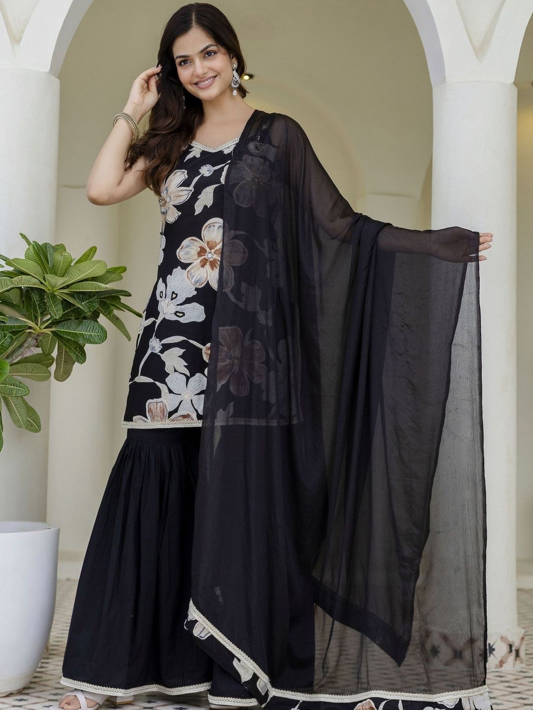 Dhiyona AN Women Floral Printed Regular Pure Cotton Kurta with Sharara & With Dupatta