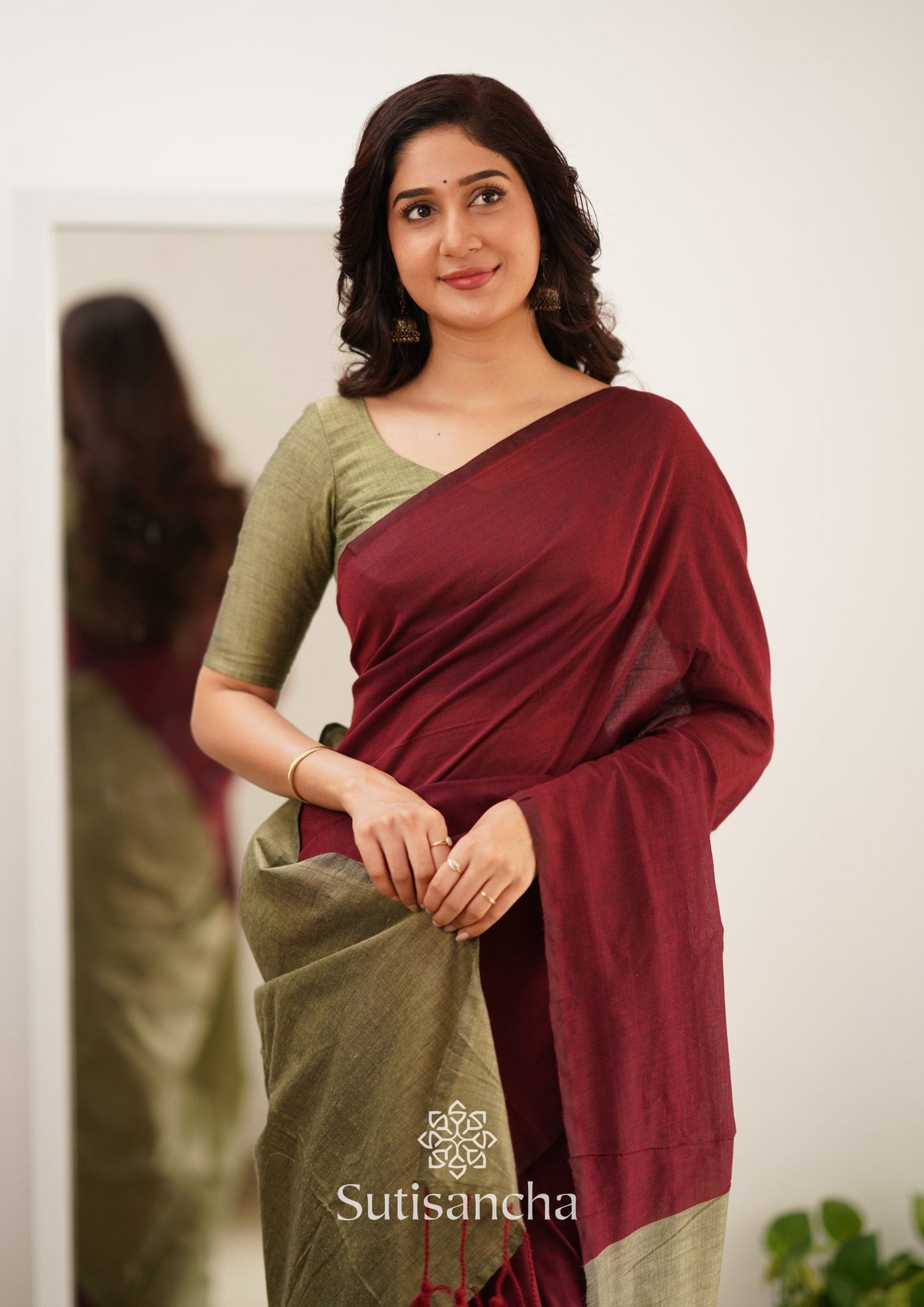 Dhiyona SS Sutisancha Maroon Handloom Cotton Saree