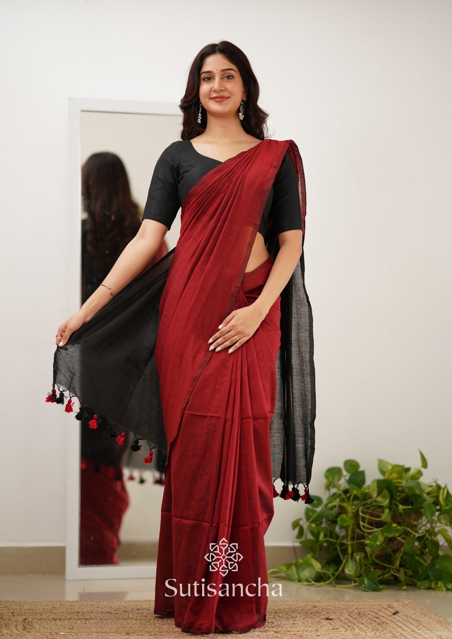 Dhiyona SS Sutisancha Red & Black Handloom Cotton Saree