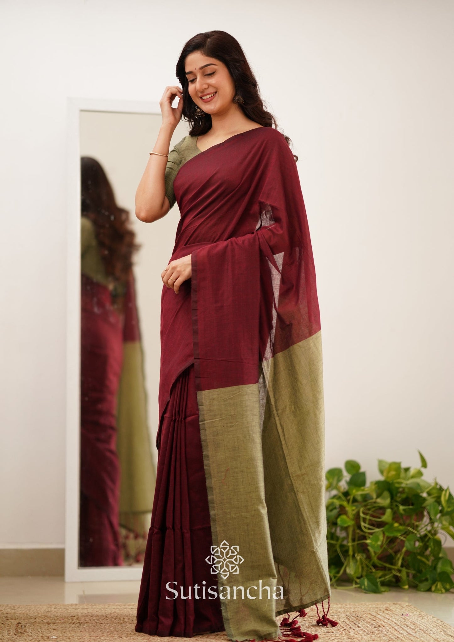 Dhiyona SS Sutisancha Maroon Handloom Cotton Saree