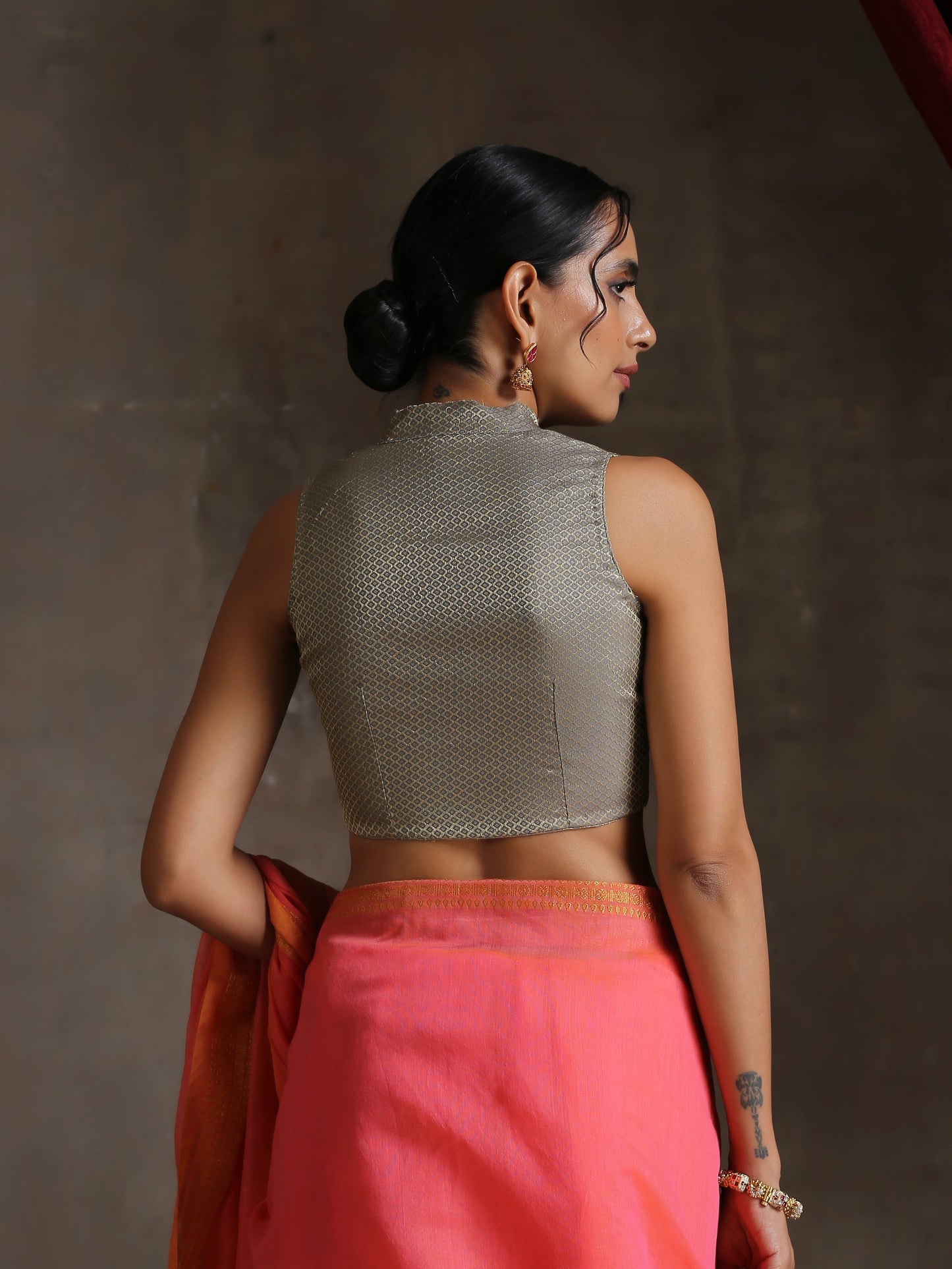 Dhiyona ST Blouse - Grey Jacquard Sleeveless blouse