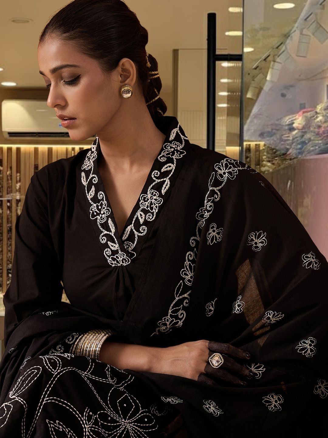 Dhiyona IE Women Ethnic Motifs Embroidered Regular Thread Work Pure Cotton Kurta with Trousers & With Dupatta