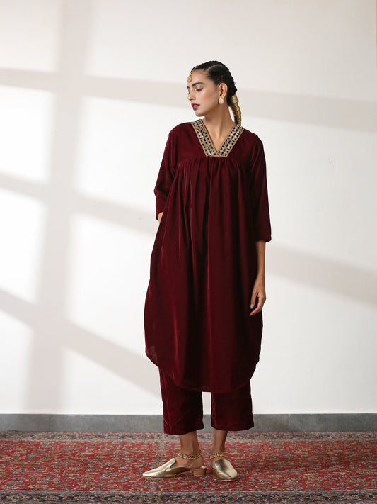 Dhiyona ST Women's Burgundy Velvet Kurta with Mirror Lace and Pants 2 Piece Set | Straight Fit, V Neck, 3/4 Sleeves, Pants, Festive Wear, (Velvet)