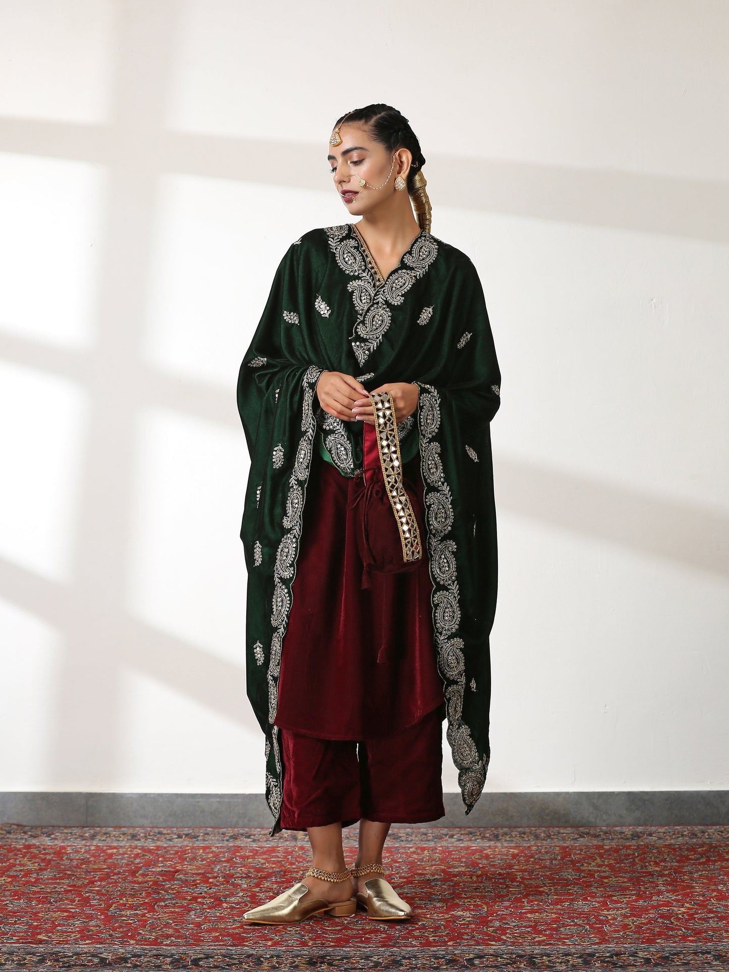 Dhiyona ST Velvet Green Shawl