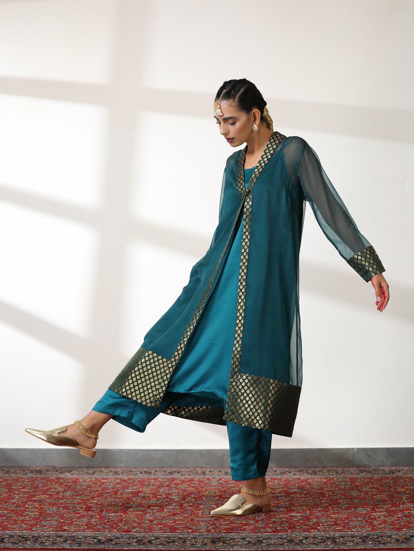Dhiyona ST Women's Royal Green Shimmer Jacket Set with Butter Chiffon Top and Bottom 3 Piece Set | A-Line, Round Neck, Sleeveless, Pants, Partywear, (Chiffon)