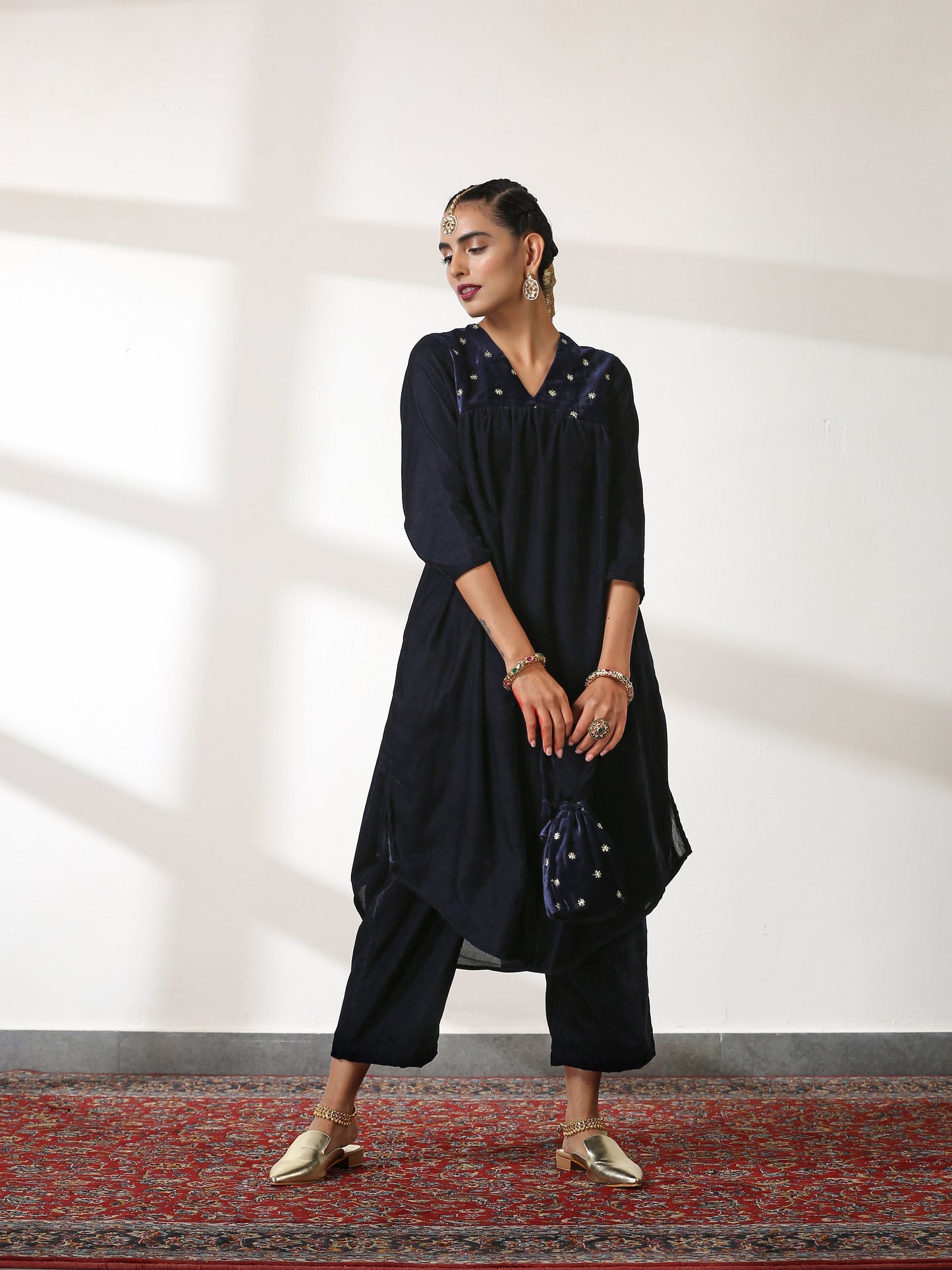 Dhiyona ST Potli Bag - Blue Velvet sequin