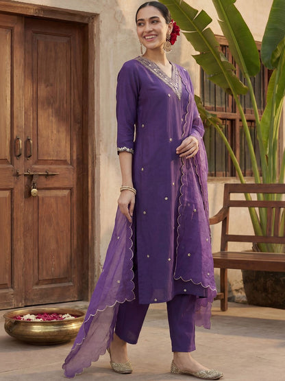 Women Ethnic Motifs Embroidered Regular Kurta with Trousers & With Dupatta