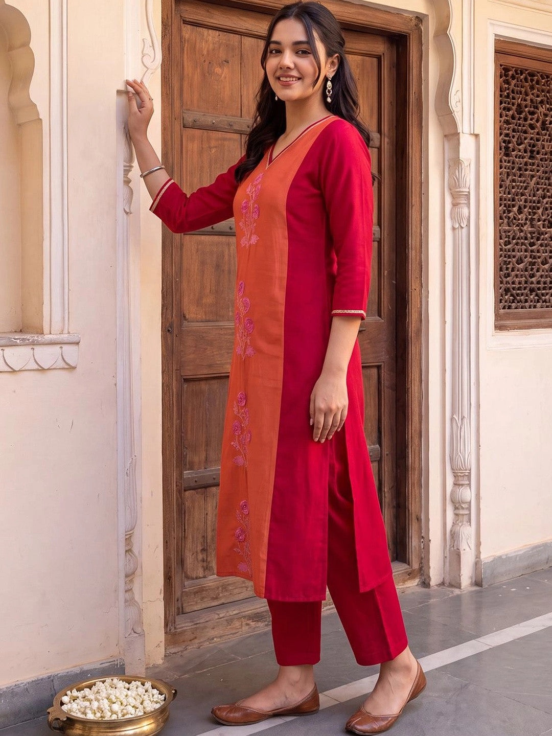 Women Floral Embroidered Regular Thread Work Kurta with Trousers