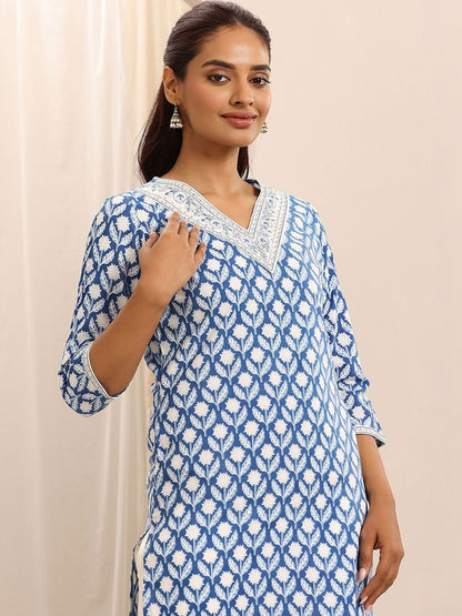 Women Floral Printed Regular Thread Work Kurta with Trousers & With Dupatta