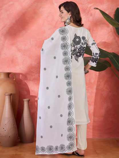 Women Floral Printed Kurta with Trousers & Dupatta