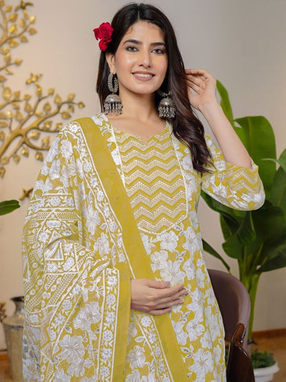 Dhiyona KL Women Floral Printed Regular Sequinned Pure Cotton Kurta with Trousers & With Dupatta