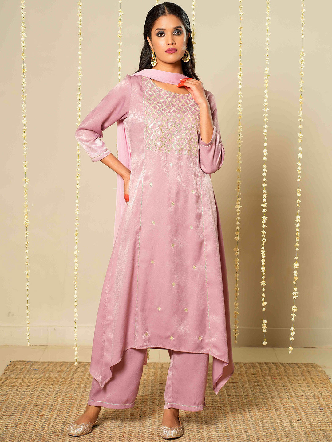 Women Velvet Ethnic Kurta Set