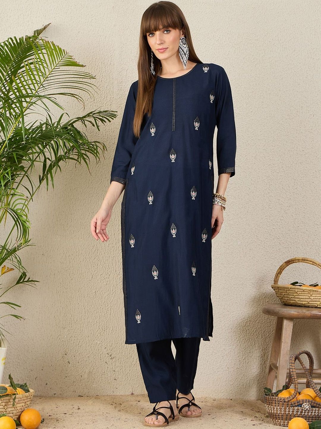 Dhiyona IE Ethnic Motifs Embroidered Straight Kurta With Trouser