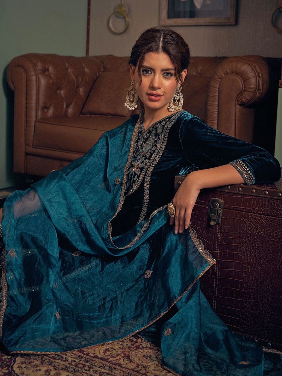 Dhiyona CH Women Ethnic Motifs Embroidered Regular Velvet Kurta with Trousers & With Dupatta