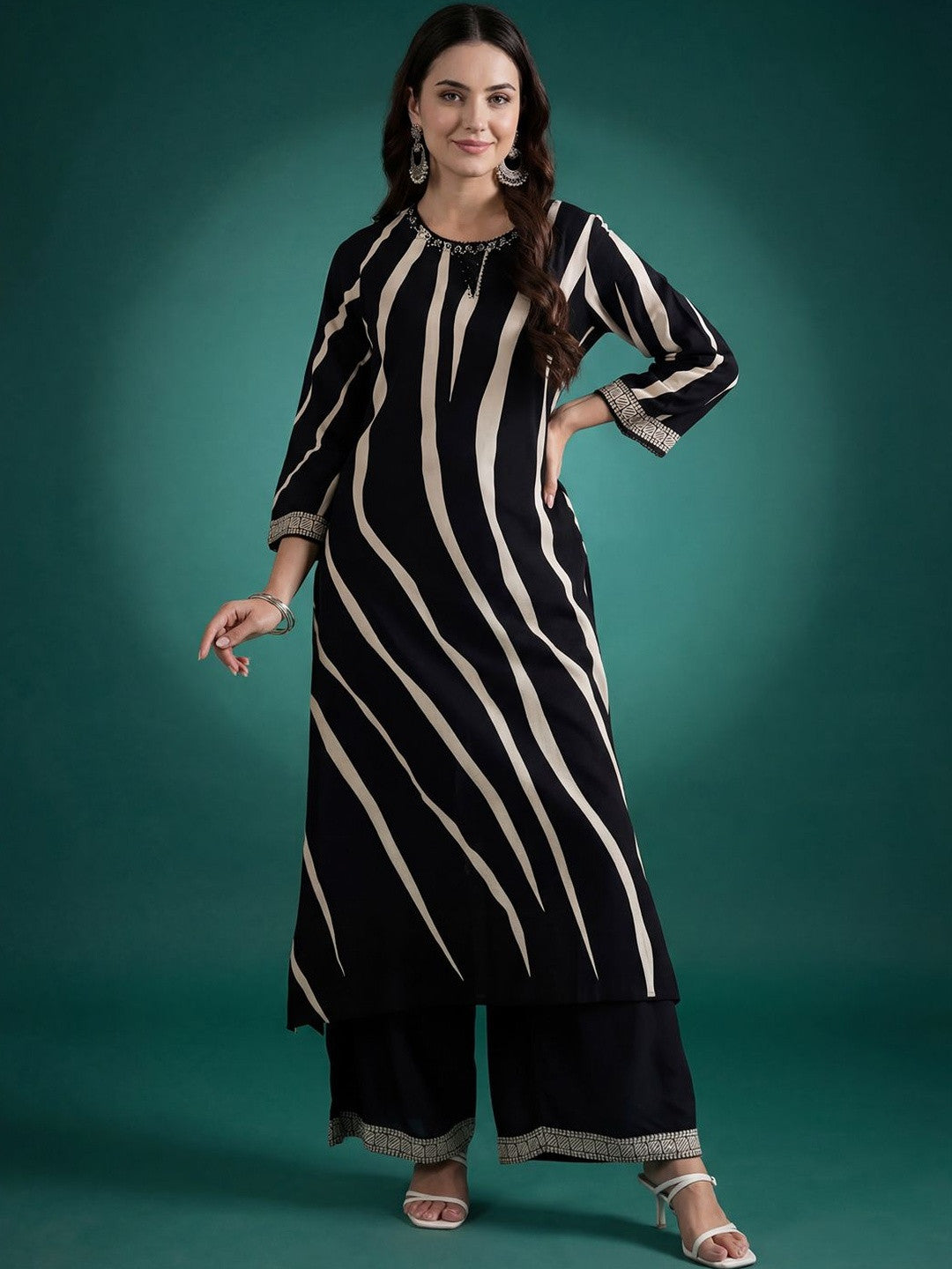 Women Printed Regular Thread Work Kurta with Palazzos