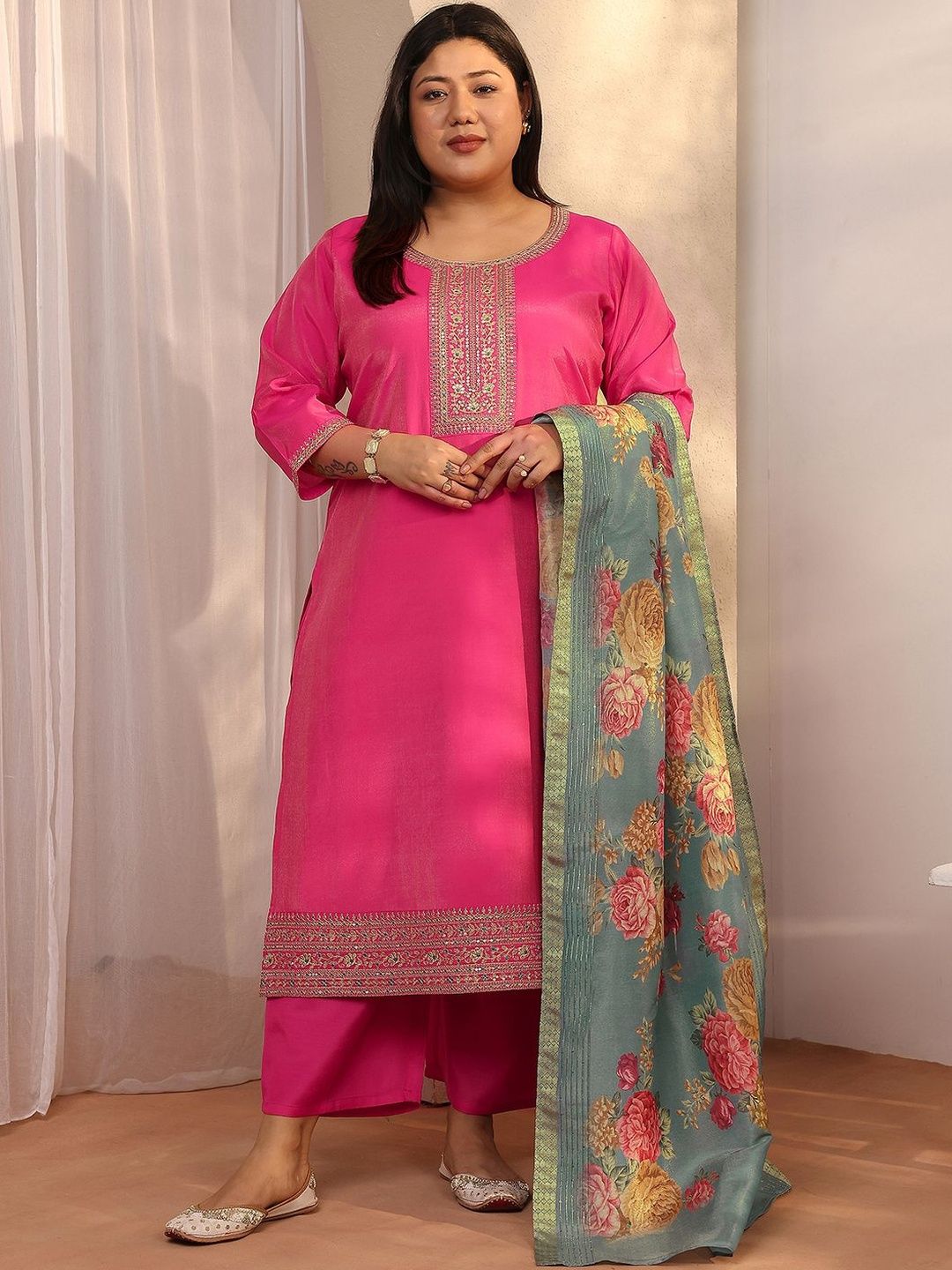 Dhiyona Women's Plus Size Floral Embroidered Kurta with Trousers & With Dupatta