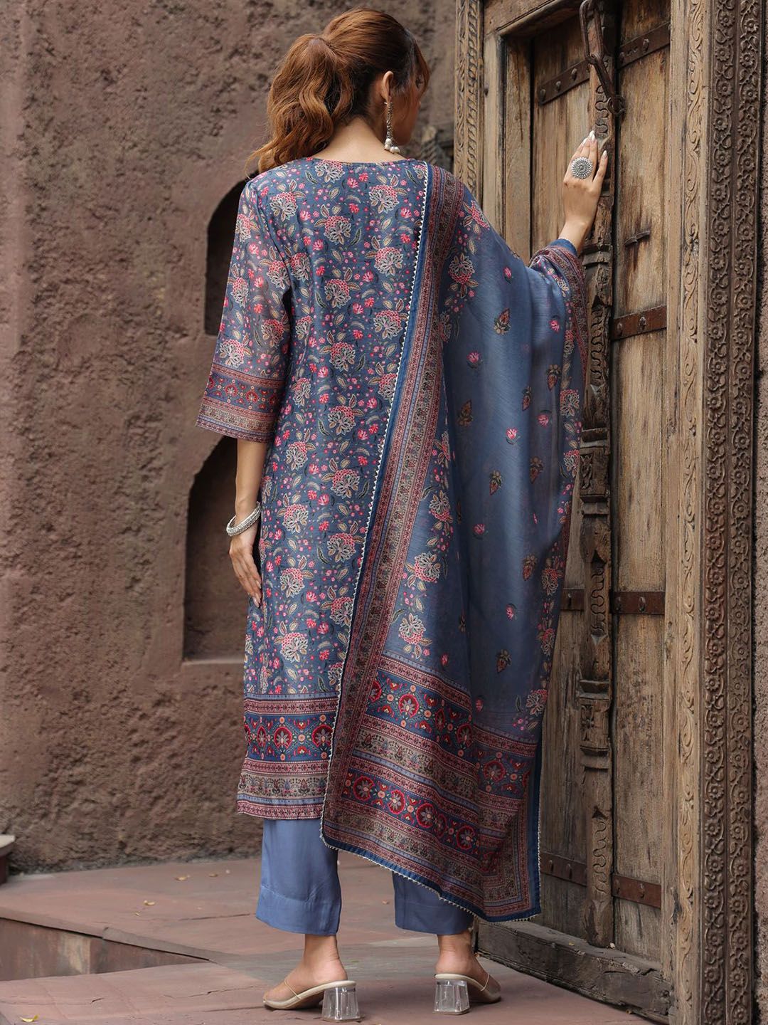 Dhiyona RR Women's Floral Printed Beads And Stones Straight Kurta With Trousers & Dupatta