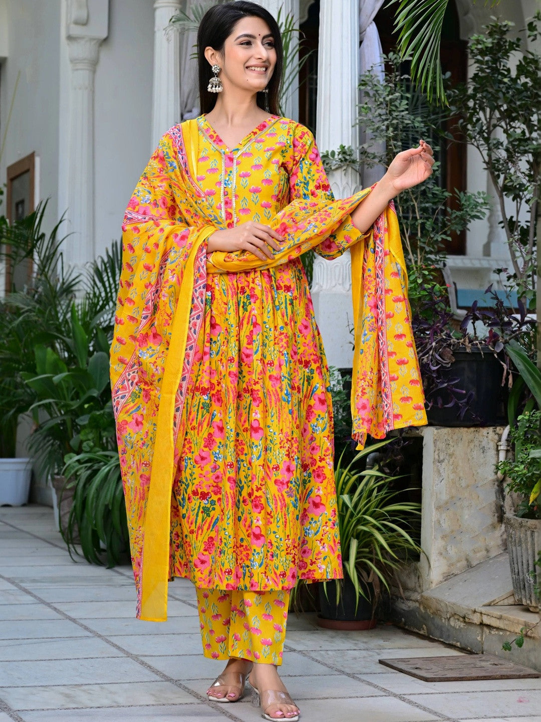 Dhiyona SN Women Floral Printed Empire Kurta with Trousers & With Dupatta