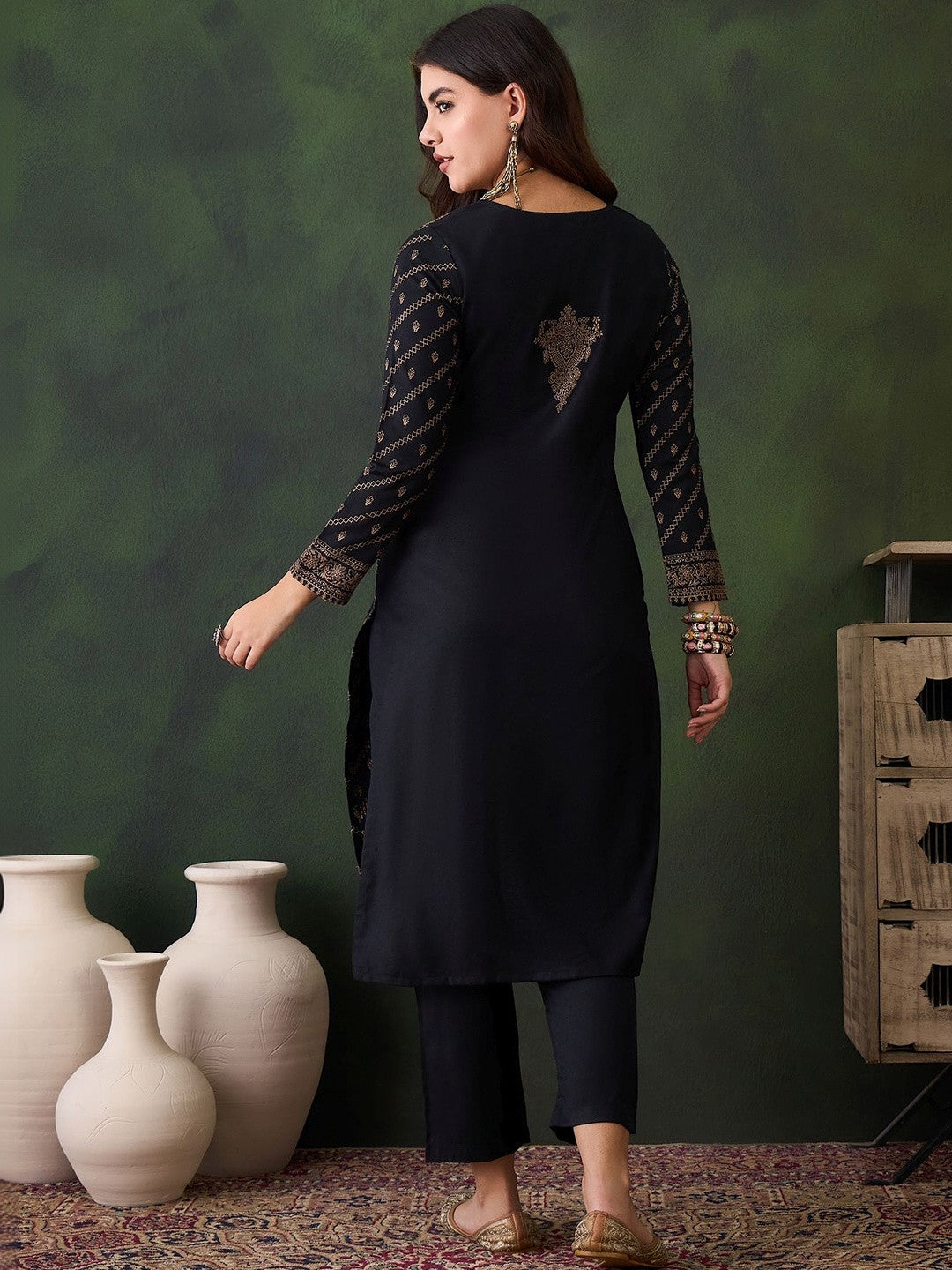 Woven Design Straight Kurta & Trousers