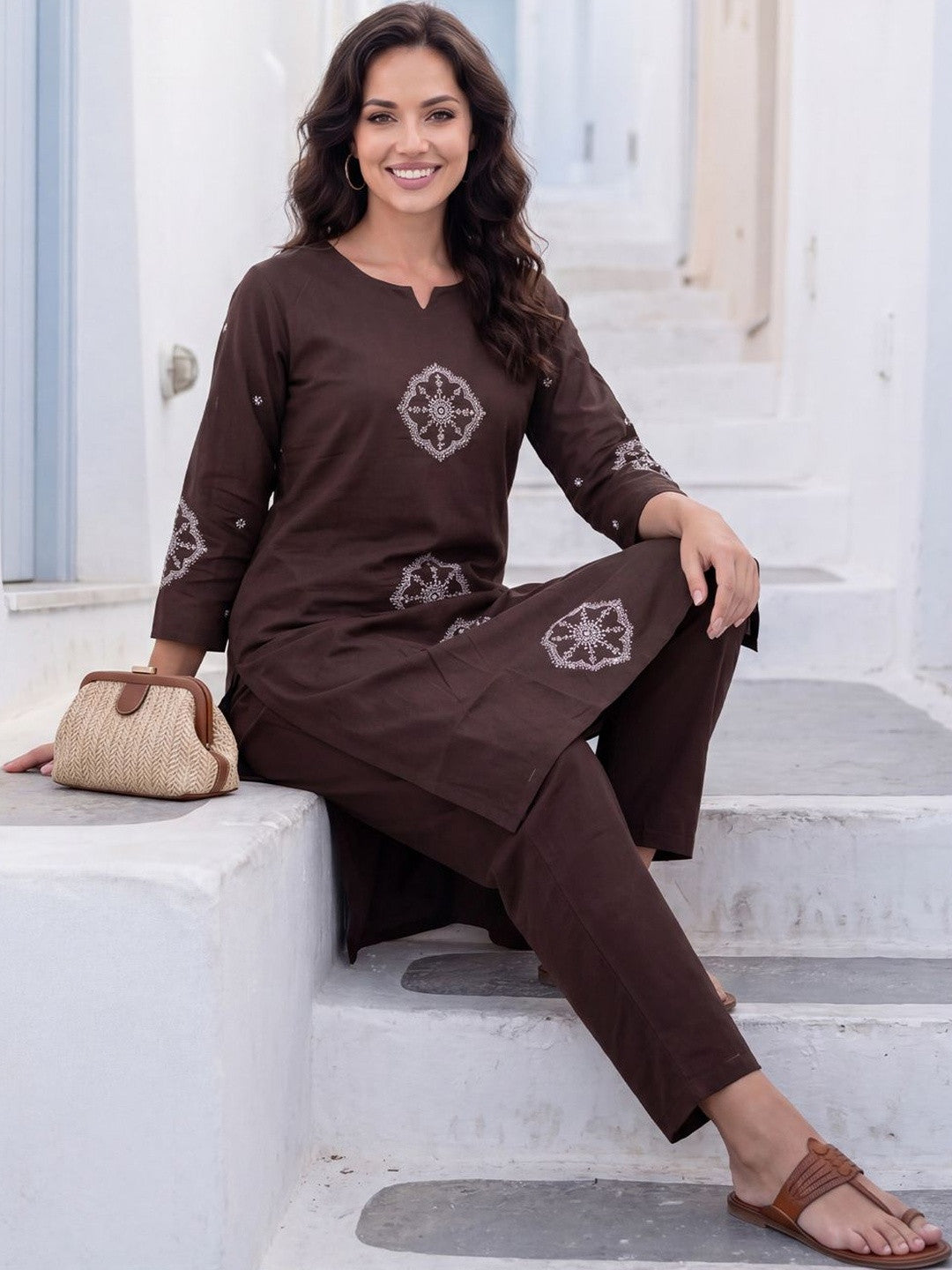 Women Ethnic Motifs Embroidered Regular Thread Work Pure Cotton Kurta with Trousers