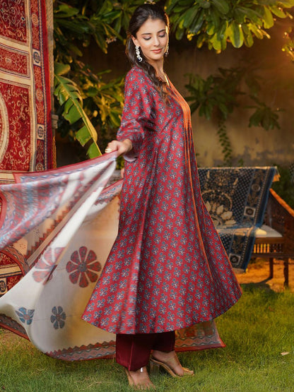 Dhiyona KL Women Floral Printed Kurta & Palazzos With Dupatta