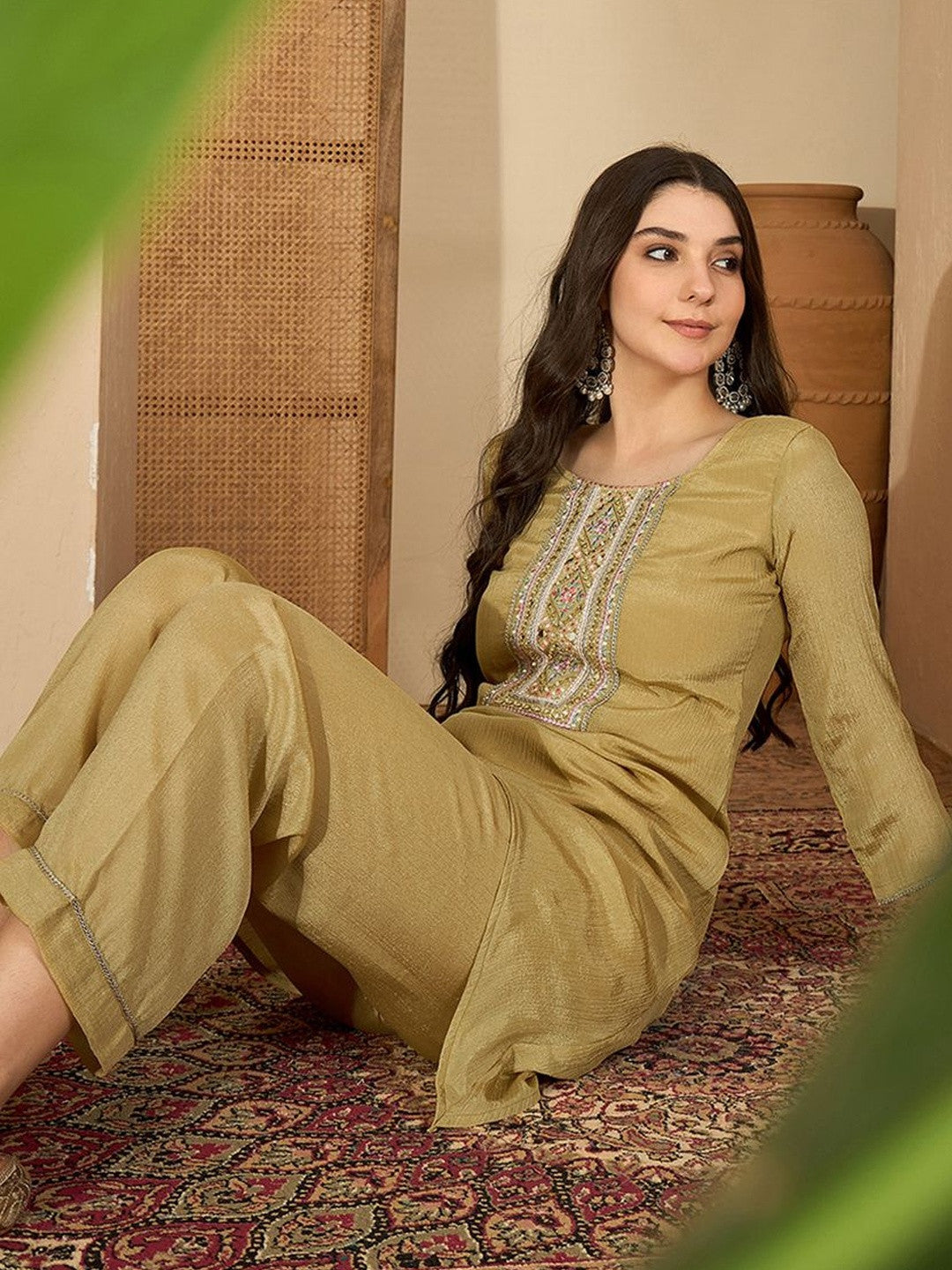 Ethnic Motifs Embroidered Thread Work A-Line Kurta with Trouser