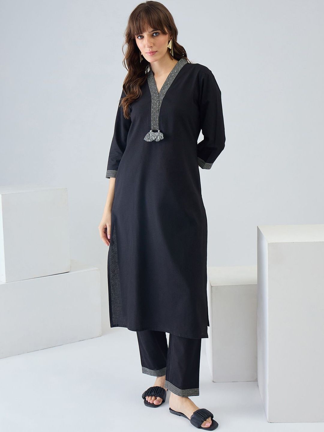 Women Printed Regular Thread Work Kurta with Trousers