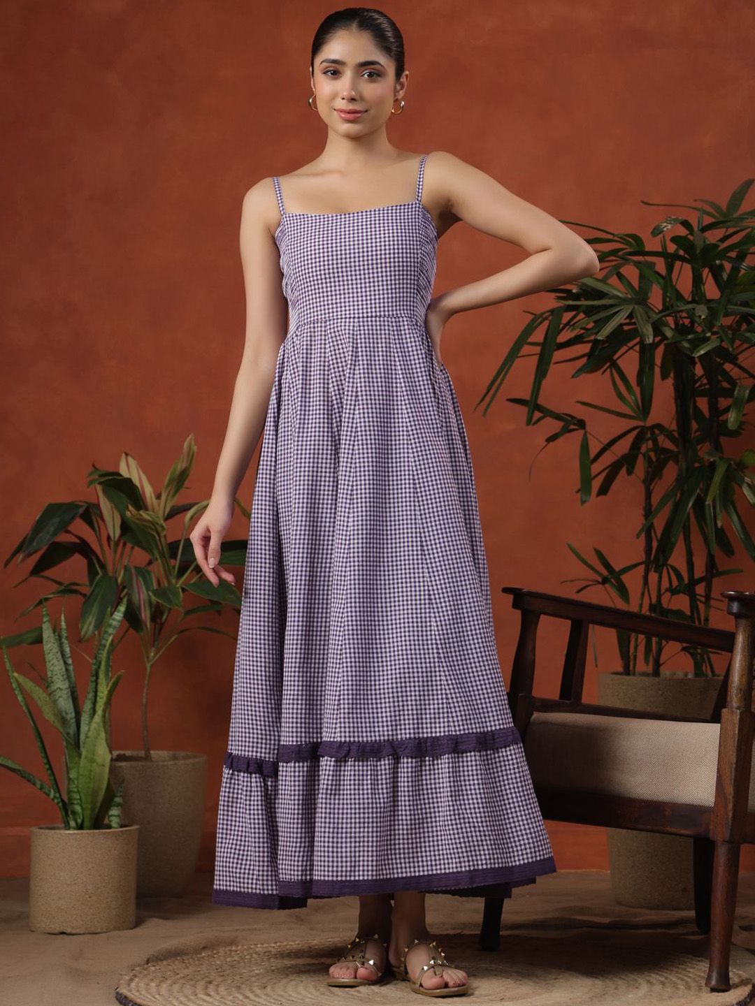 Dhiyona AY Women's Women's long dress with and ruffle detailing
