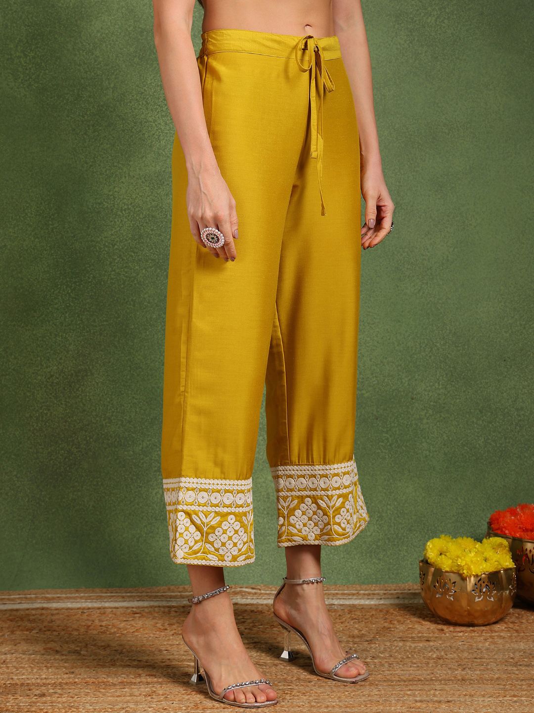 Dhiyona KL Embroidered Thread Work Kurta with Palazzos & Dupatta