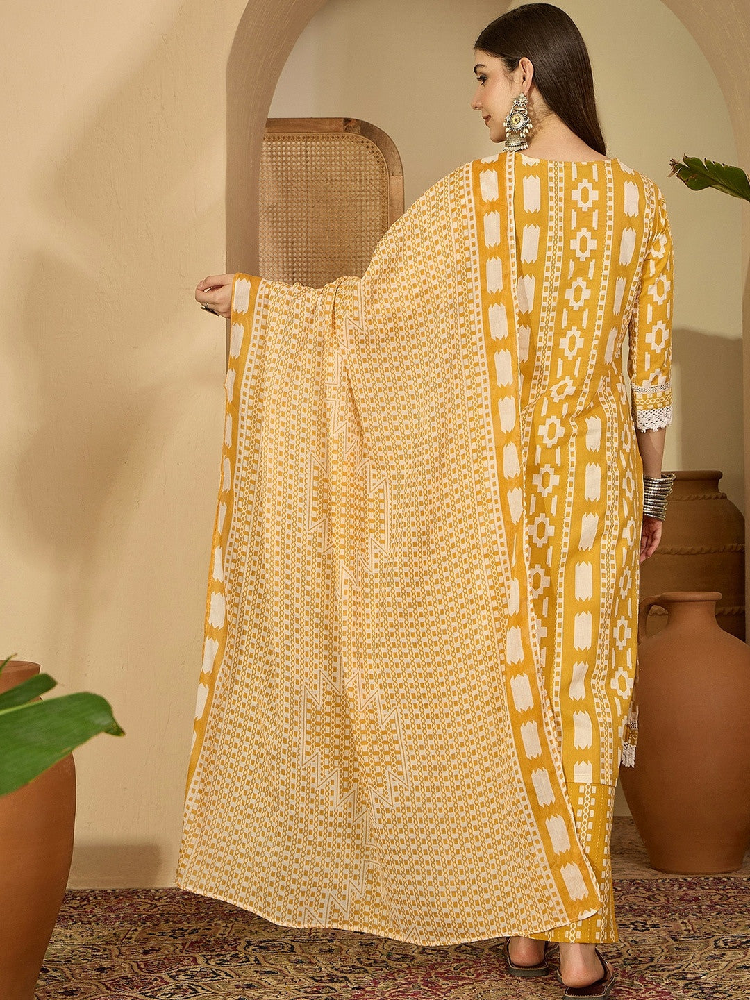 Women's Yellow & White Geometric Printed Kurta Dupatta Set