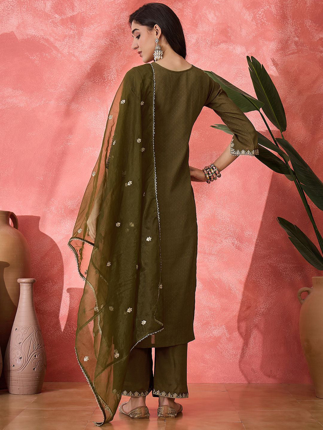 Women Ethnic Motifs Yoke Design Regular Sequinned Kurta Set