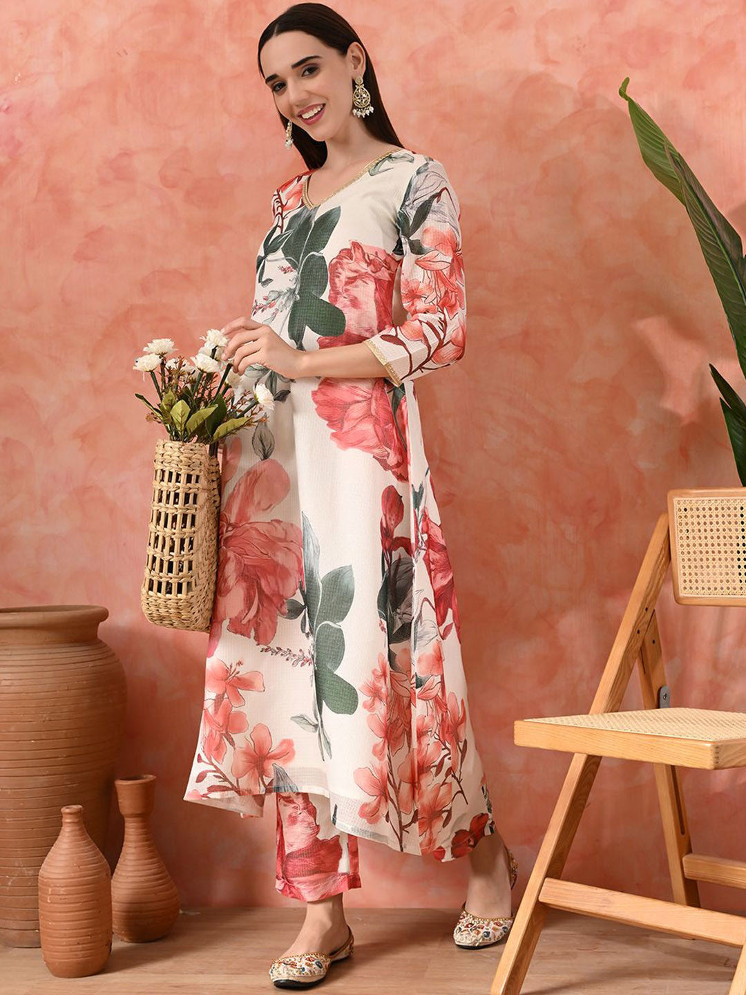 Women Floral Printed A-Line Kurta With Trouser Set