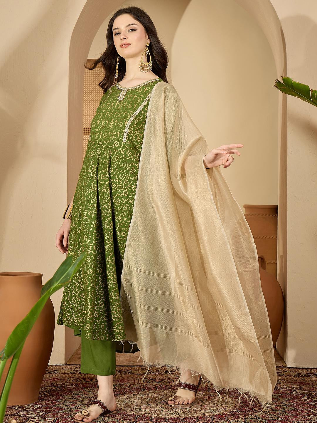 Women Green Kurta Sets