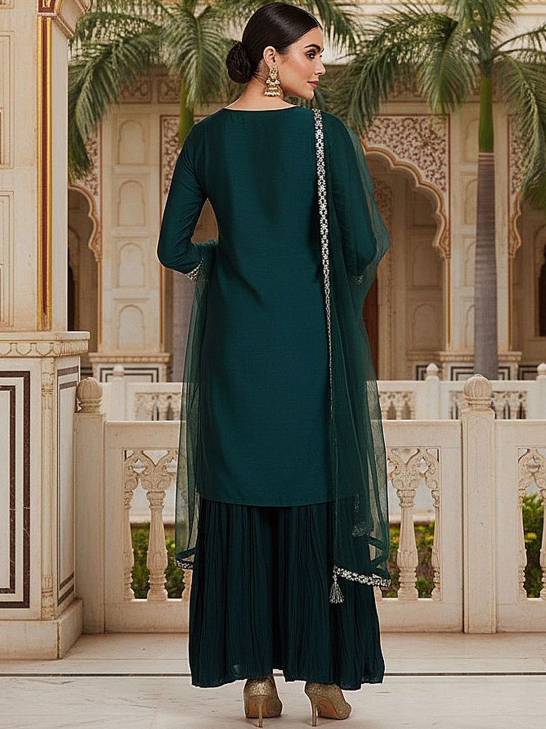 Dhiyona KL Women Ethnic Motifs Embroidered Regular Kurta with Sharara & With Dupatta